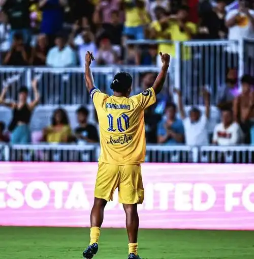 在足球比赛 在足球比赛